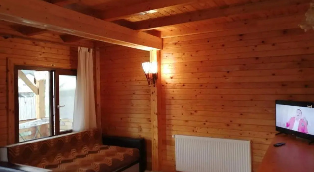 Cabana de lemn Mioveni, Забронировать Отель Отели Арджеш с парковкой, Парковка