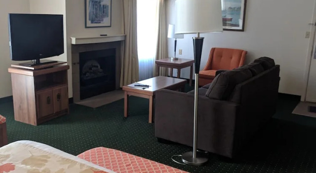 Двухместный Studio Suite Пентхаус Hawthorn Extended Stay by Wyndham Green Bay