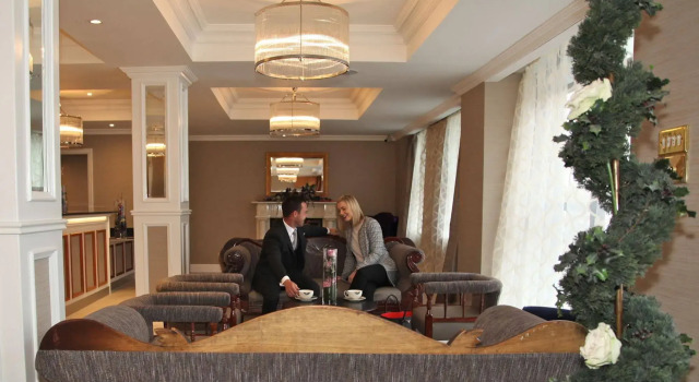 Stamps by Eight Continents The Royal Hotel, Cookstown, Забронировать Отель Кукстаун 