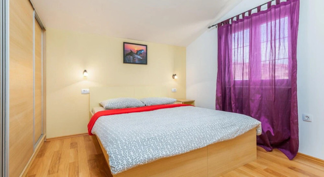 Awesome Home in Liznjan With Wifi and 2 Bedrooms