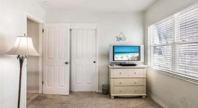 Debby's Place 3 Bedroom Home by RedAwning, Забронировать Дом для отпуска Холмс-Бич Sarasota Area