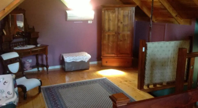 Ballarat cottages incorporating yarrowee cottage and Admirals cottage, Book Feriehus Ballarat Goldfields