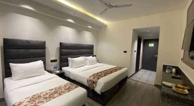 Click Sunburry Hotel Katra, Забронировать Отель Отели Катра с парковкой, Парковка