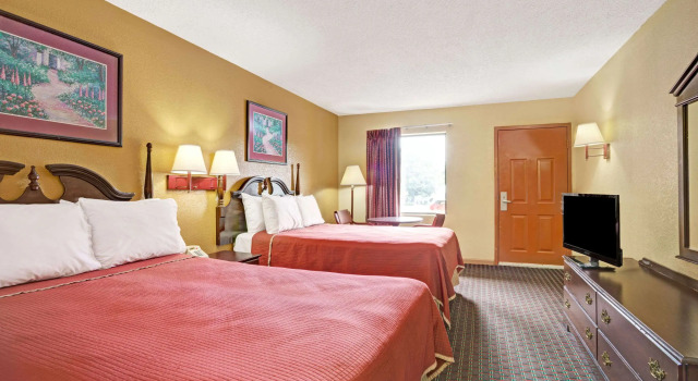 Travelodge by Wyndham Forest Park Atlanta South, Забронировать Мини-отель Форест-Парк Джорджия