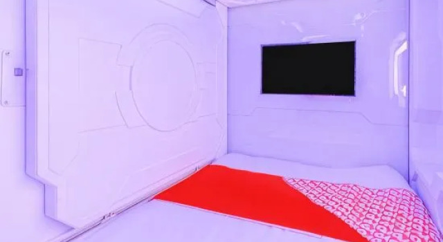 Кровать в общем номере (мужской номер) Zhuhai Dreamers Capsule Hotel