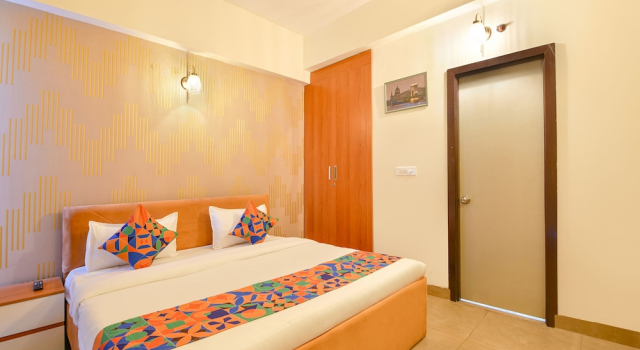 Номер Premium FabHotel Prime Spectrum Metro - With Pool | 5 mins Walk from Sector 75 Metro