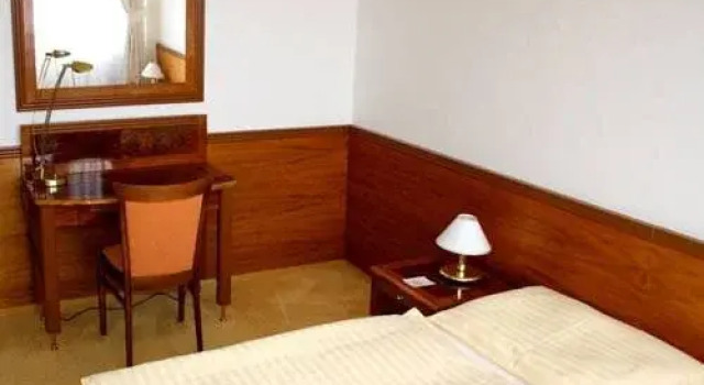 Hotel Jalta, Rezervovat Hotel Michalovce Košický kraj