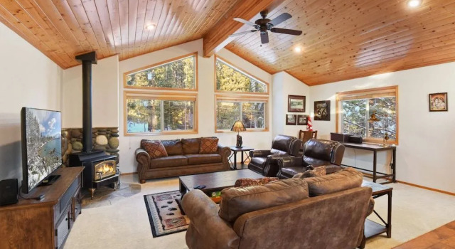 Quaking Cabin Gas BBQ & Amenities Access!