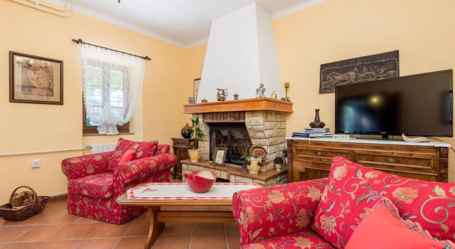 Amazing Home in Rukavac With 2 Bedrooms, Wifi and Outdoor Swimming Pool