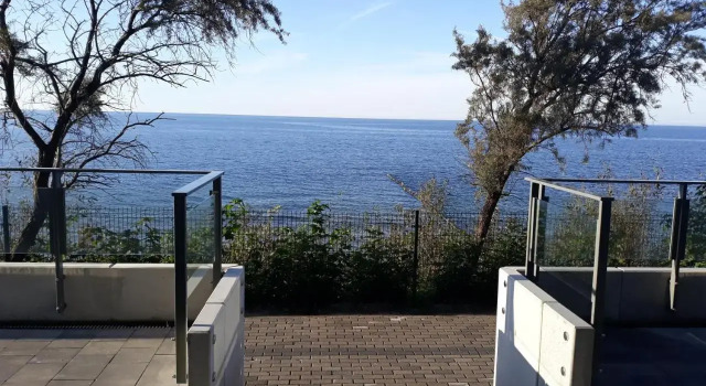 Sailor 7 Z bocznym widokiem na morze