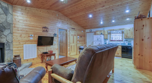 Into the Wild - 2 Bedrooms, 3 Baths, Sleeps 6 Home by RedAwning