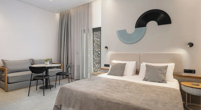 Трёхместный номер Deluxe с балконом Nontas Suites