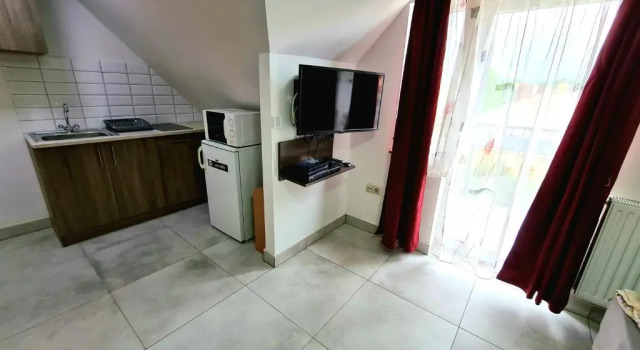 Студия с балконом Anita Apartman Sopron