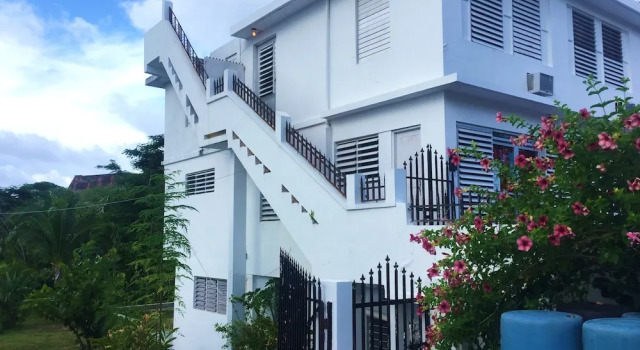 Vieques Tropical Guest House, Reserva ahora Hostal o pensión Vieques Ceiba