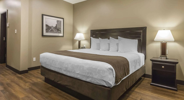 Двухместный люкс Quality Inn & Suites