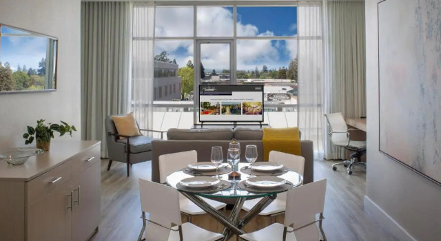 Люкс Art House Hotel