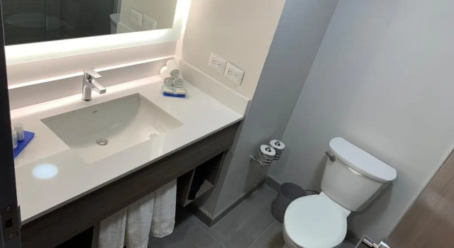 Номер Standard Holiday Inn Express Guadalajara Vallarta Poniente by IHG