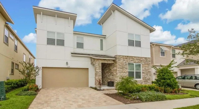 Upscale 9BR Stay With Pool and Themed Rooms, Book Feriehus Villaer i Florida, Villa