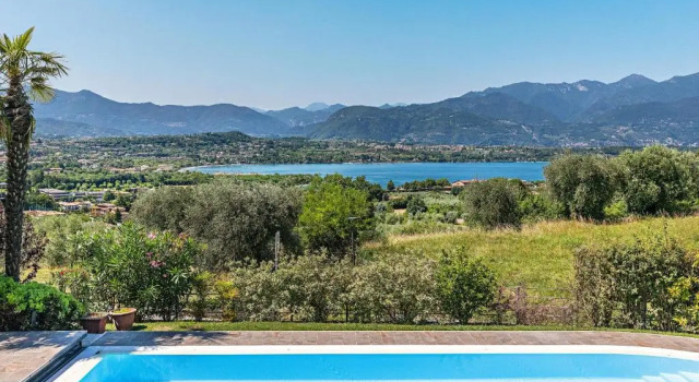 Вилла Villa Vittoria con Piscina e Vista Lago by Wonderful Italy