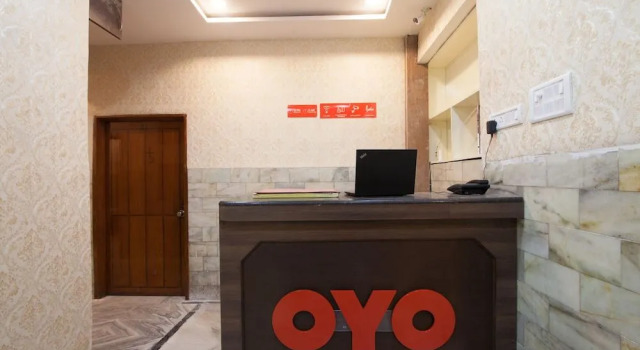 OYO 22907 Hotel Holiday