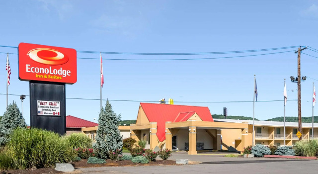 Кровать в общем номере Econo Lodge Inn & Suites Binghamton