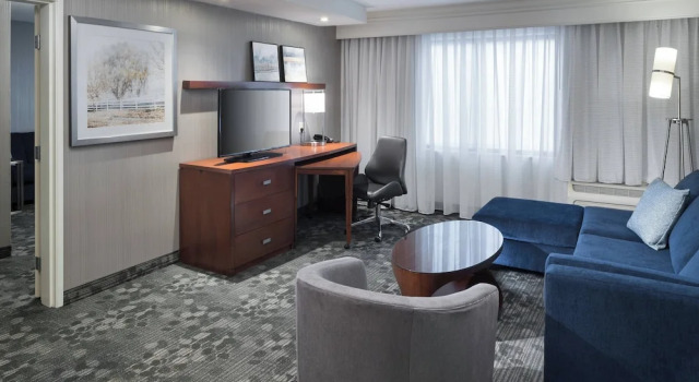Люкс c 1 комнатой Courtyard by Marriott West Orange