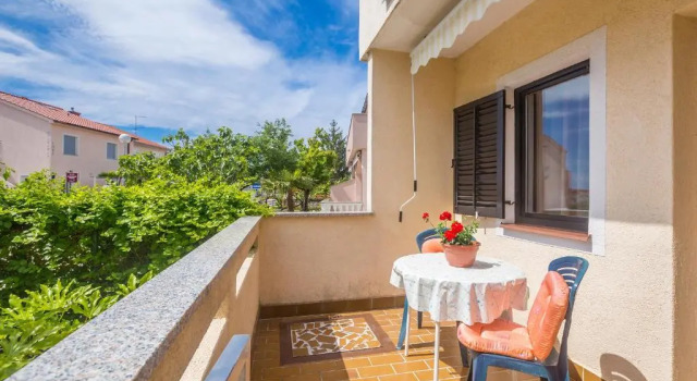 Apartments Nevenka, Забронировать Апартаменты/квартира Отели Крка с парковкой, рядом с Krk Harbour, Парковка
