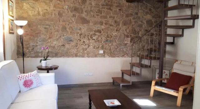 Апартаменты c 1 комнатой Cottage indipendente di 70 mq con piscina ad uso esclusivo , aria condizionata , 2 bagni , living room ,ampia cucina , lavanderia , terrazza ,giardini , parcheggio privato immerso nelle colline toscane facente parte di dimora storica toscana di fine 1700