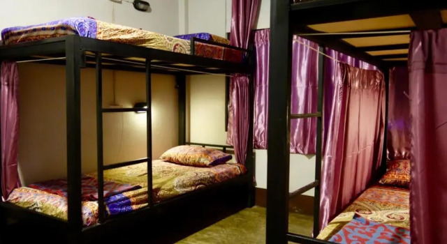 Кровать в общем номере Little Hostel