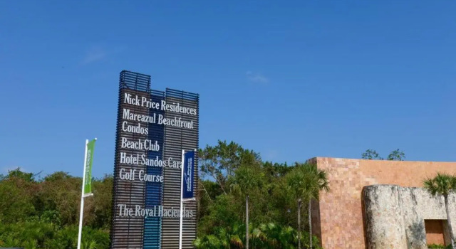 Deluxe Suite Beachside, Private Beach Club and Golf