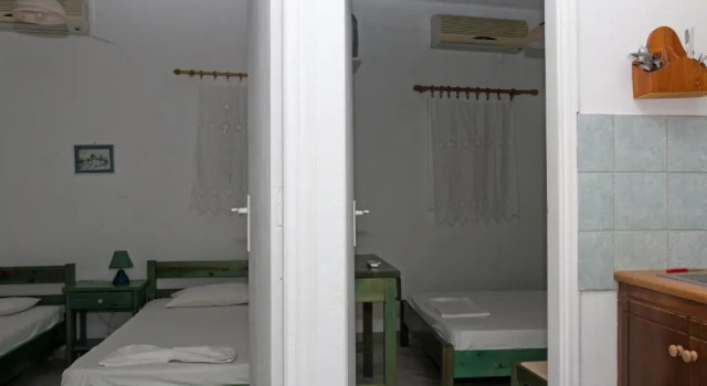 Семейный номер Standard с видом на сад Miltiadis Apartments