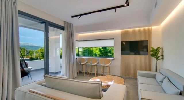 Апартаменты с видом на озеро Selin Luxury Residences