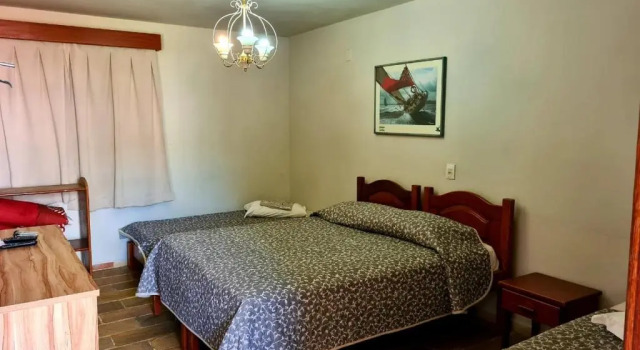 Четырёхместный номер Standard Bartholo Plaza Hotel