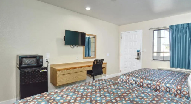 Четырёхместный номер Standard Vagabond Inn Buttonwillow North I-5