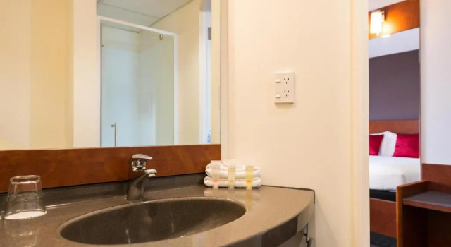 Четырёхместный номер Standard Ibis Christchurch