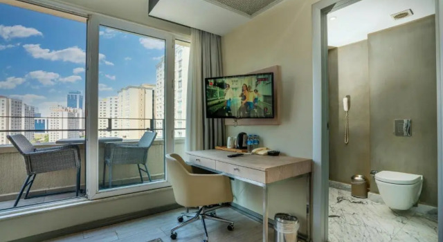 Двухместный номер Deluxe с балконом The Gate 30 Suites