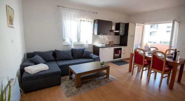 Apartments Mamut, Varaa Huoneisto Hotellit Split-Dalmatia pysäköinnillä, Pysäköinti