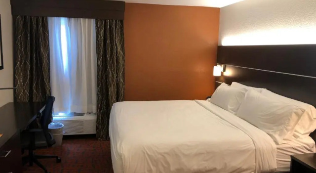 Люкс Holiday Inn Express Metropolis by IHG
