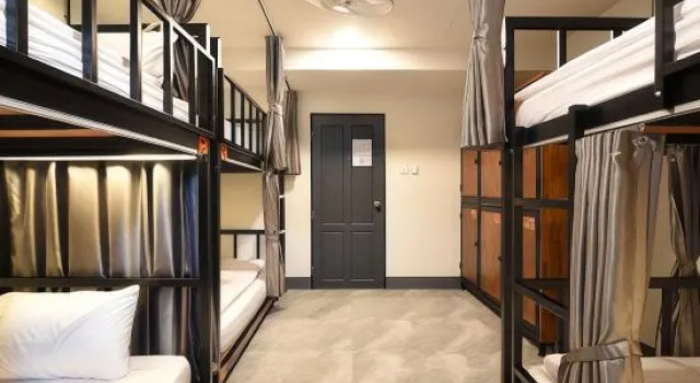 Кровать в общем номере KOKO Party Hostel 18-40