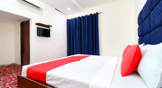 Hotel Rr Villa By OYO Rooms