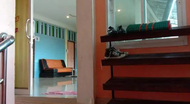 Кровать в общем номере Lanta Just Come Hotel