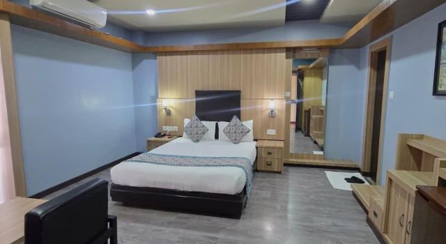 Полулюкс Hotel Samana