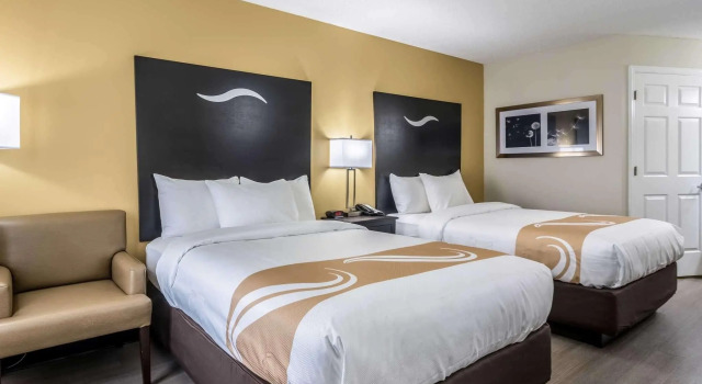 Четырёхместный номер Standard Quality Inn University Area