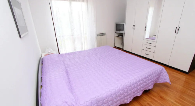 Apartment and Rooms Sanja