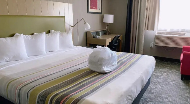 Номер Standard Country Inn & Suites by Radisson, Delta Park North Portland