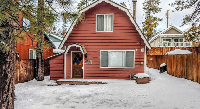 40256est 3 Bedroom Home, Rezerwuj Dom wakacyjny Big Bear Lake Stany Zjednoczone