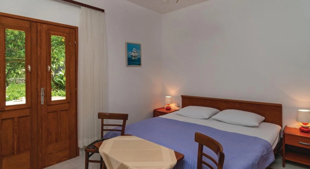 Amazing Apartment in Supetar With 1 Bedrooms and Wifi, Prenota Appartamento San Pietro di Brazza 