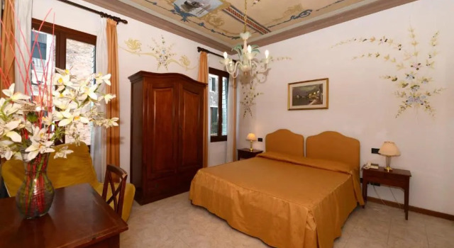 Двухместный номер Standard с видом на канал Hotel Iris Venice