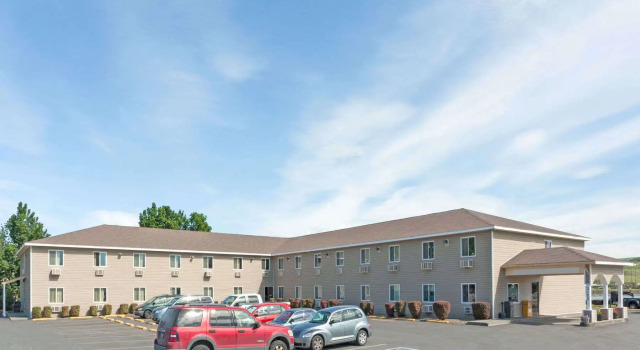 Super 8 by Wyndham Lewiston