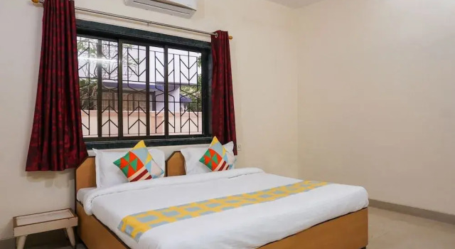 OYO 19648 Home Classy Stay Lonavala Wax Museum